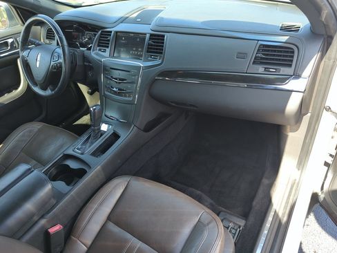 Used 2013 Lincoln MKS FWD image 21