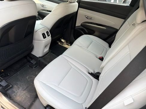 Used 2025 Hyundai Tucson Limited AWD/4WD image 19