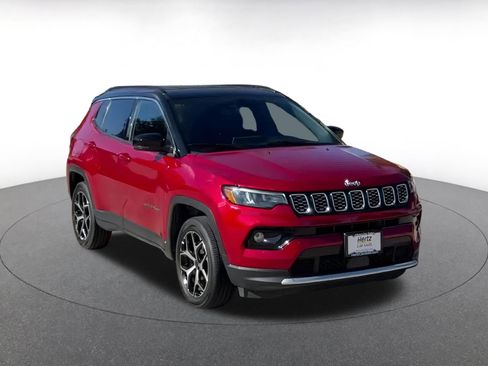 Used 2025 Jeep Compass Limited image 3