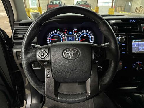 Used 2017 Toyota 4Runner TRD Off-Road image 18