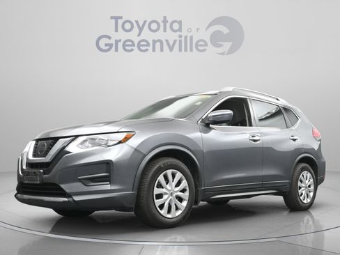 Used 2017 Nissan Rogue S w/ Appearance Package FWD image 1
