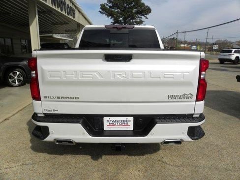 Used 2022 Chevrolet Silverado 1500 High Country w/ Technology Package AWD/4WD image 9
