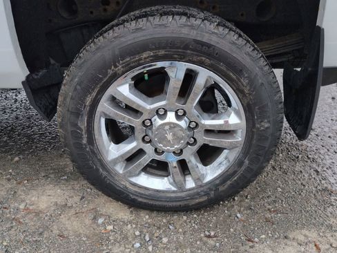 Used 2019 Chevrolet Silverado 2500 High Country w/ Duramax Plus Package image 14