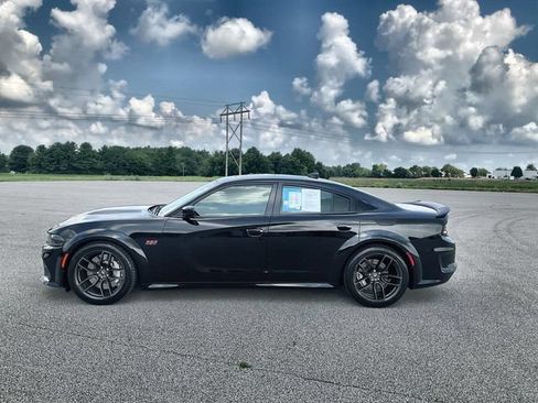 Used 2022 Dodge Charger Scat Pack RWD image 17