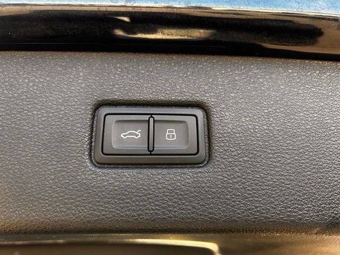 Used 2023 Audi Q7 3.0T Premium Plus AWD/4WD image 19
