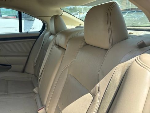 Used 2018 Ford Taurus Limited FWD image 10