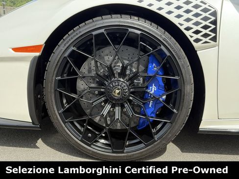 Used 2023 Lamborghini Huracan STO image 23