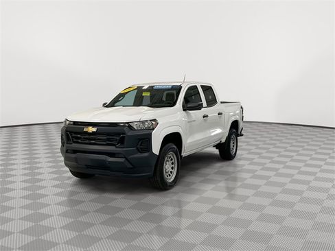 Used 2024 Chevrolet Colorado W/T image 4