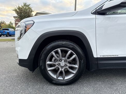 Used 2024 GMC Terrain SLT image 10