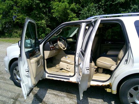Used 2006 Lincoln Navigator Ultimate image 6