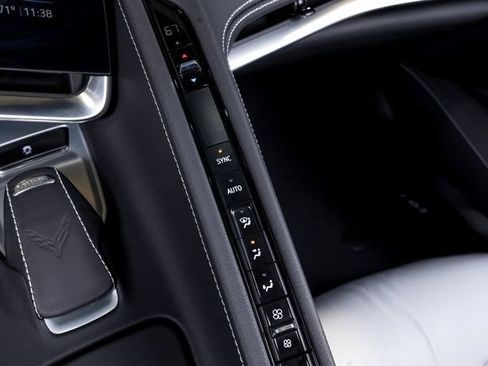 Used 2021 Chevrolet Corvette Stingray Convertible w/ Z51 Performance Package RWD image 38