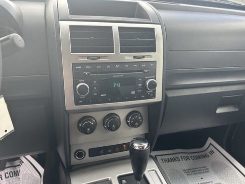 Used 2007 Dodge Nitro SXT AWD/4WD image 9