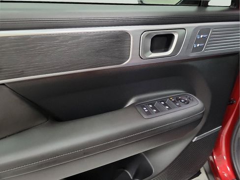 Used 2024 Hyundai Santa Fe Limited image 9