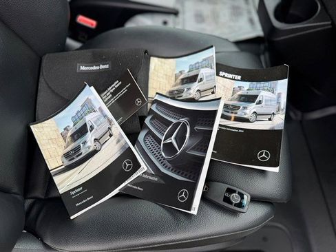 Used 2024 Mercedes-Benz Sprinter 2500 image 35