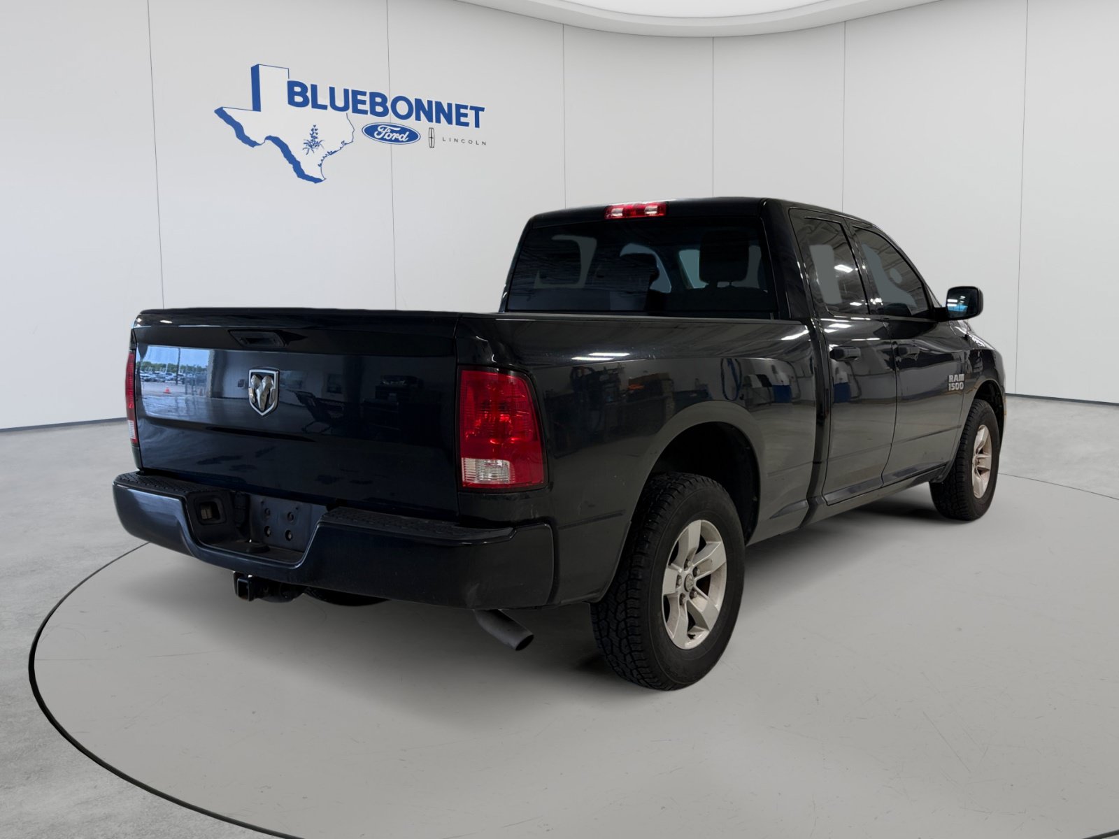 Used 2018 RAM 1500 Express RWD image 5