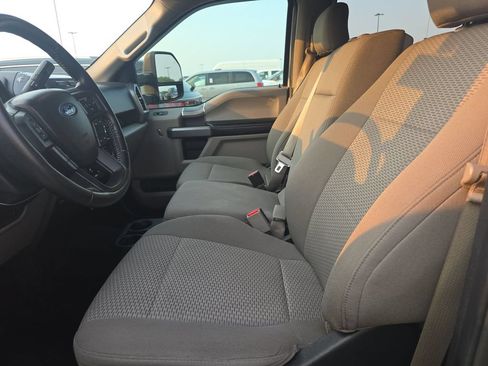 Used 2017 Ford F150 XLT w/ Equipment Group 302A Luxury AWD/4WD image 6