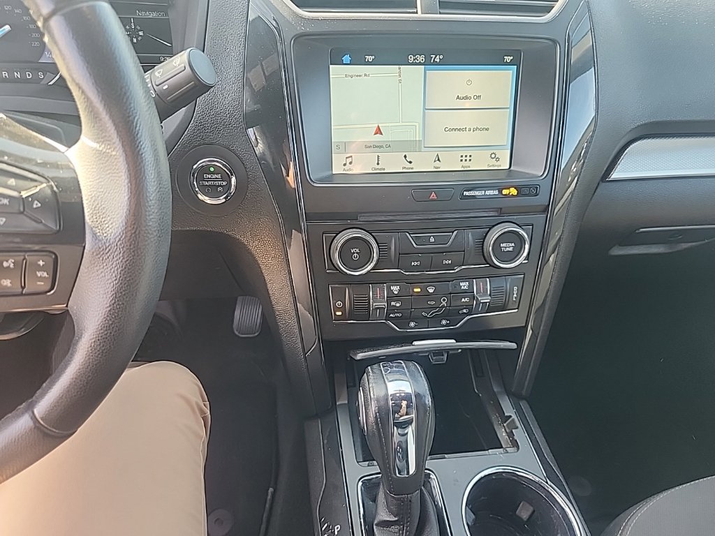 Used 2018 Ford Explorer XLT w/ Equipment Group 201A AWD/4WD image 23