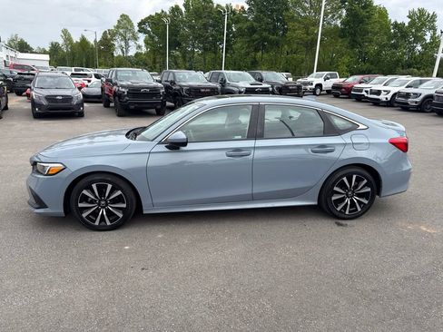 Used 2023 Honda Civic EX image 2