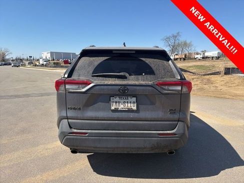 Used 2021 Toyota RAV4 XLE image 4