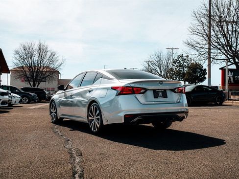 Used 2019 Nissan Altima 2.5 SR w/ SR Premium Package image 5