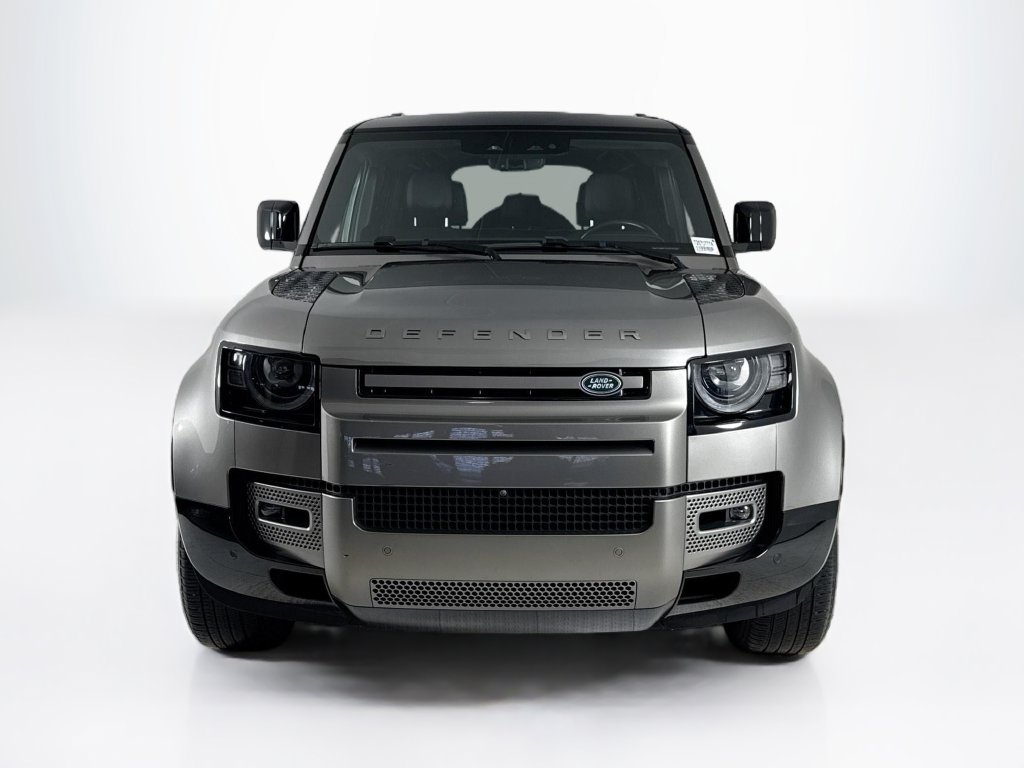 Used 2024 Land Rover Defender 110 X-Dynamic SE AWD/4WD image 8