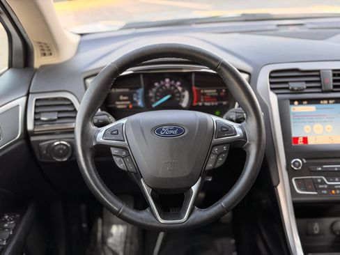 Used 2018 Ford Fusion SE w/ Equipment Group 602A FWD image 26