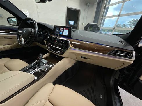 Used 2018 BMW 530i w/ Premium Package RWD image 27