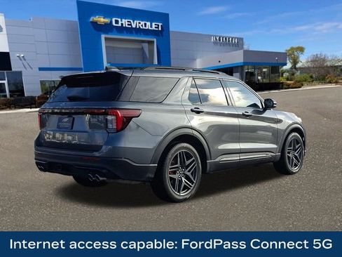Used 2025 Ford Explorer ST image 9