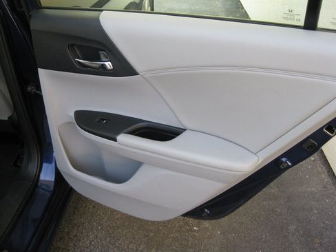 Used 2013 Honda Accord EX-L image 30