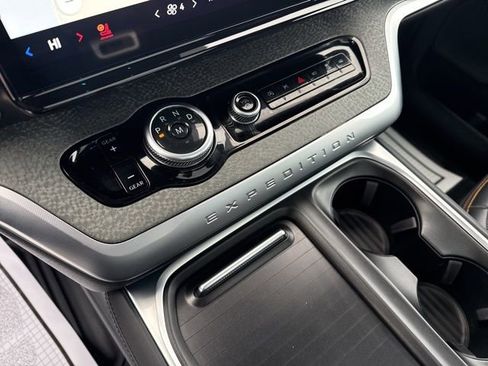 Used 2025 Ford Expedition Tremor image 23