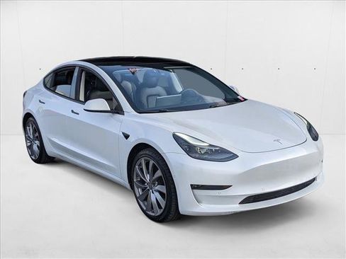 Used 2022 Tesla Model 3 Long Range image 3