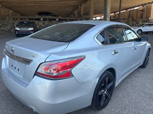 Used 2013 Nissan Altima 2.5 S FWD image 4