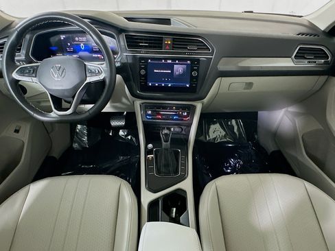 Used 2024 Volkswagen Tiguan SE FWD image 27