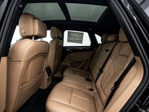 Certified 2025 Porsche Macan image 21