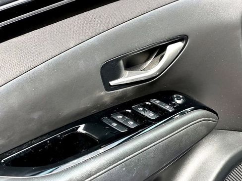 Used 2022 Hyundai Tucson Limited FWD image 11