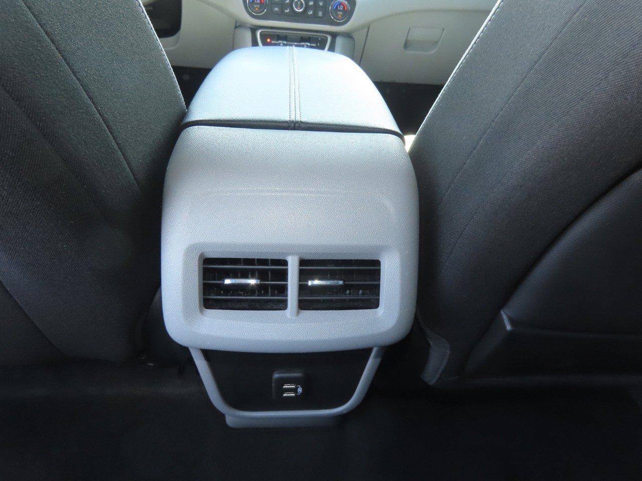 Used 2024 GMC Terrain SLE w/ Driver Convenience Package FWD image 22