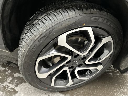 Used 2025 Chevrolet Trax RS w/ Driver Confidence Package image 11