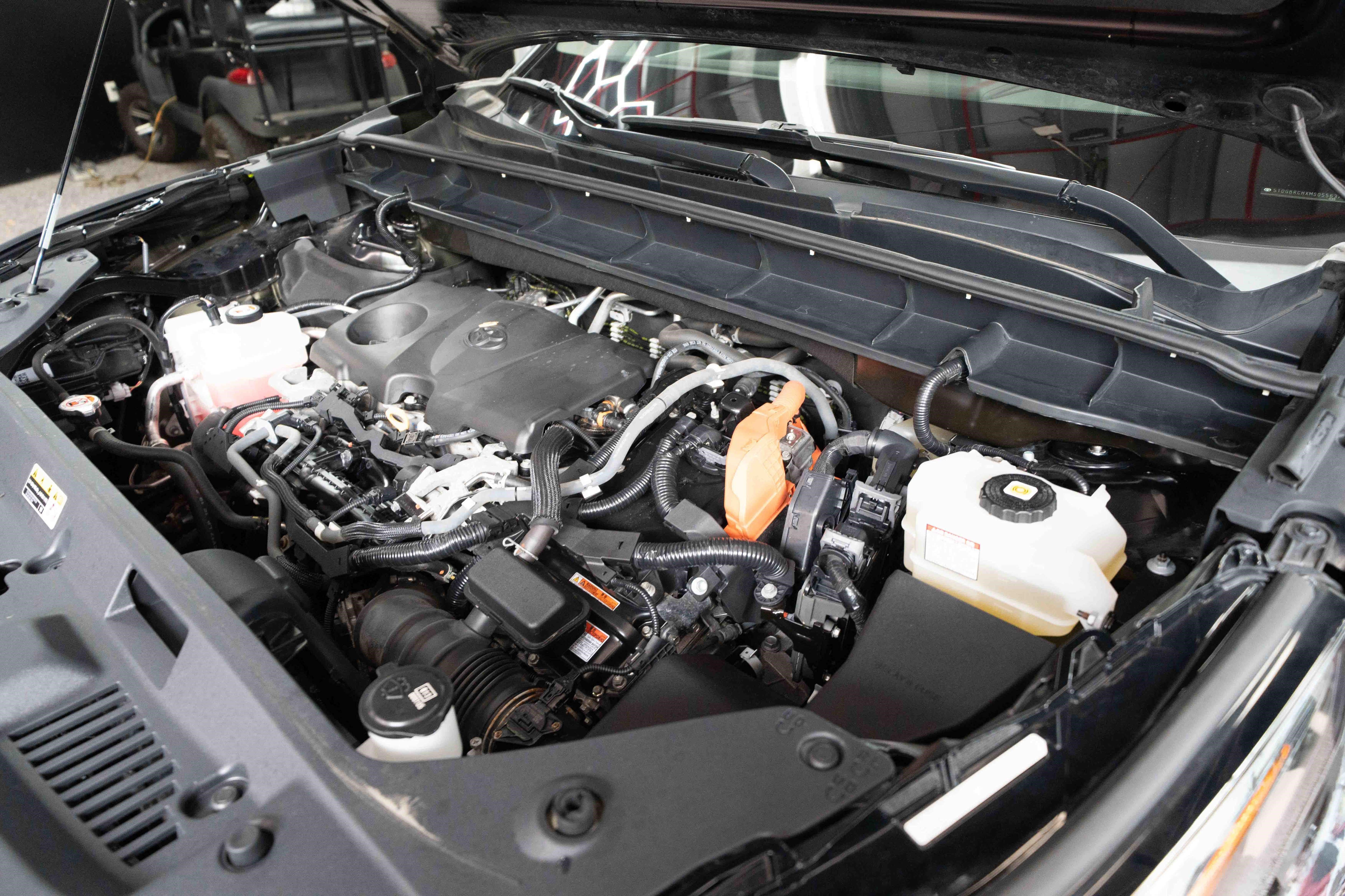 Used 2021 Toyota Highlander XLE AWD/4WD image 33