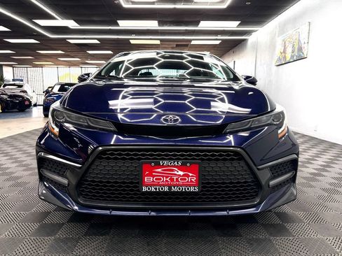 Used 2020 Toyota Corolla SE w/ SE Premium Package FWD image 3