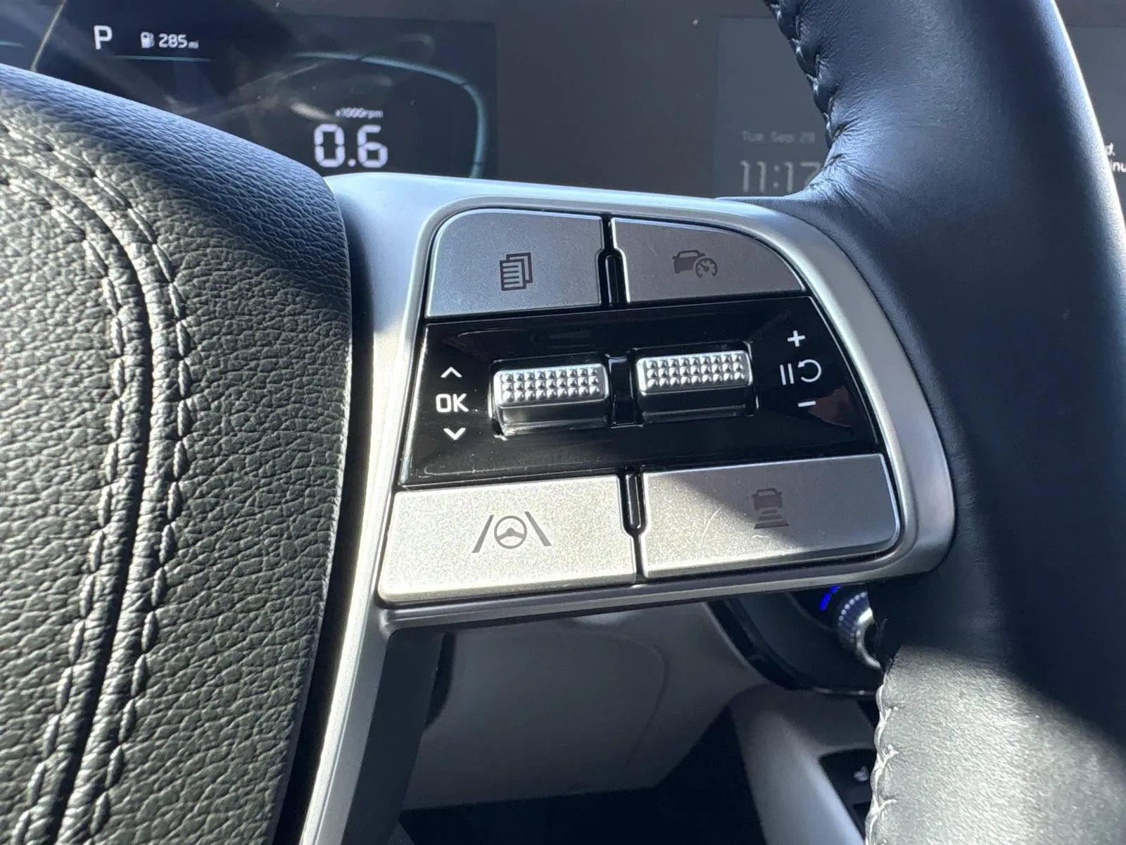 Used 2025 Kia Telluride S FWD image 34