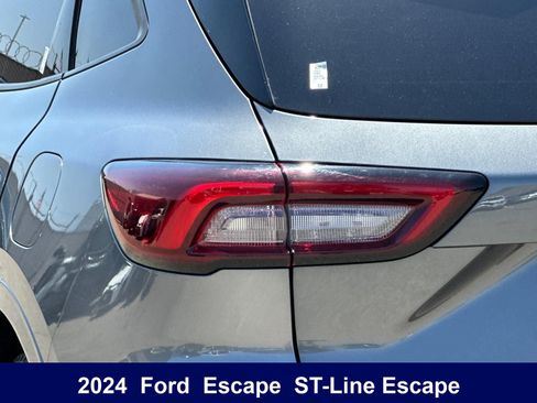 Used 2024 Ford Escape ST-Line w/ Tech Pack #1 FWD image 34