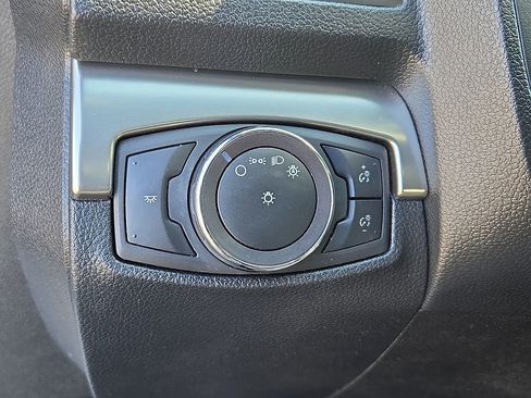 Used 2019 Ford Explorer XLT AWD/4WD image 24