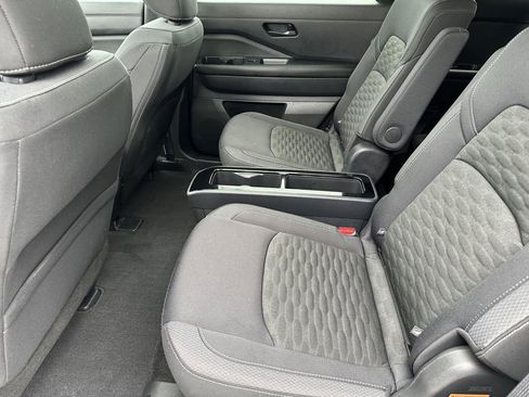 Certified 2024 Nissan Pathfinder SV w/ SV Premium Package AWD/4WD image 21