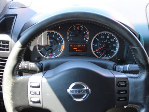 Used 2012 Nissan Titan SV w/ SV Value Truck Pkg RWD image 8