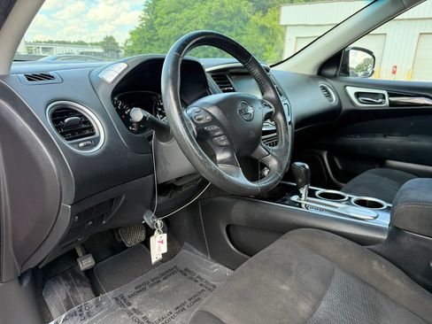 Used 2015 Nissan Pathfinder SV w/ Trailer Tow Package FWD image 22