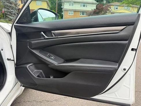 Used 2022 Honda Accord Sport image 25