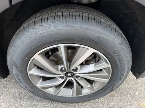 Used 2020 Hyundai Santa Fe Limited image 10