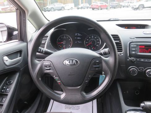 Used 2017 Kia Forte LX FWD image 15