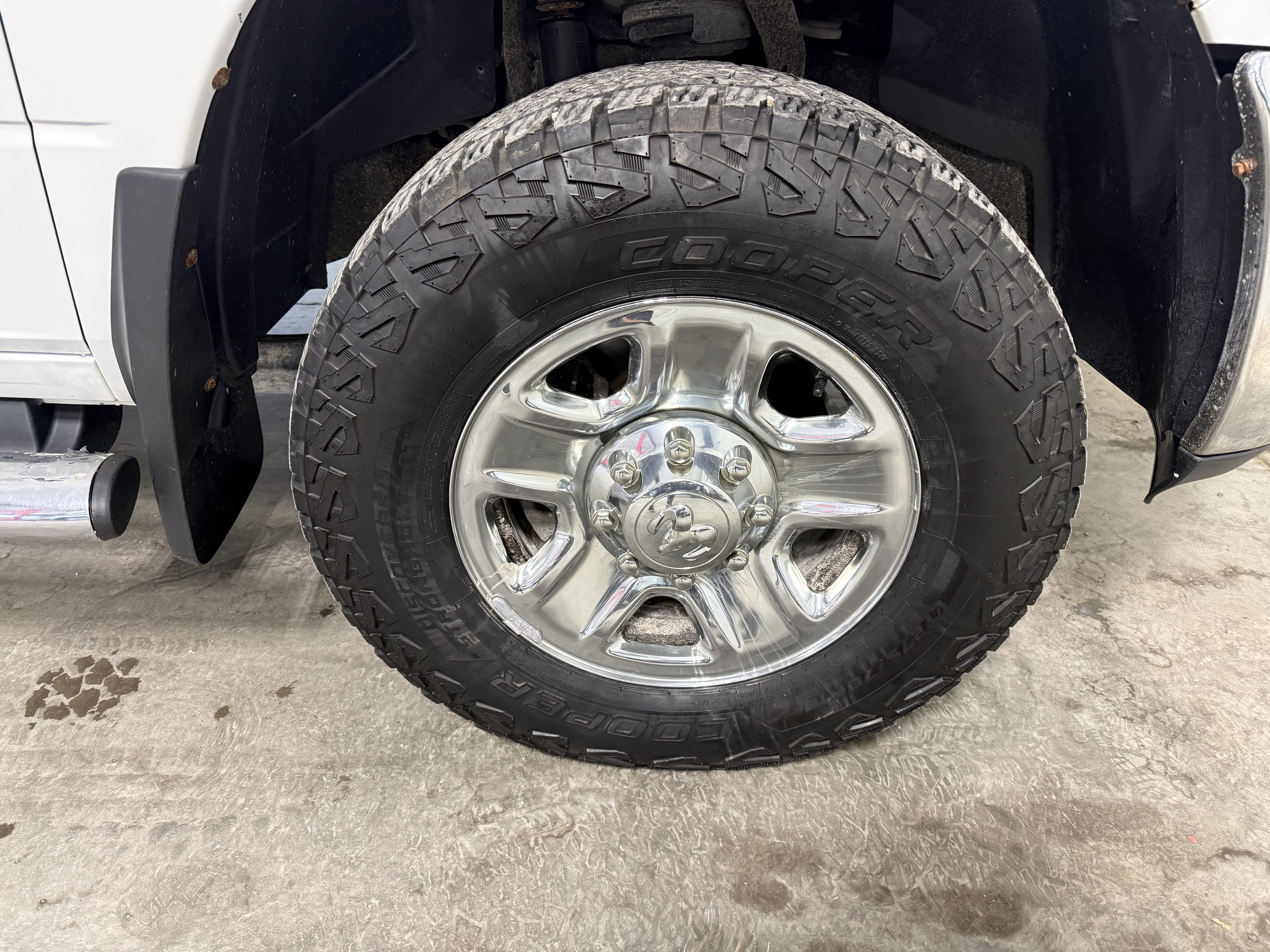 Used 2017 RAM 2500 Tradesman w/ Chrome Appearance Group AWD/4WD image 5