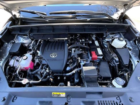 Certified 2024 Toyota Highlander LE image 29